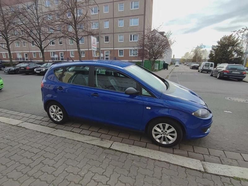 Second-hand Seat Altea 101 CP (74 kW) 2005 Albastru Monovolum