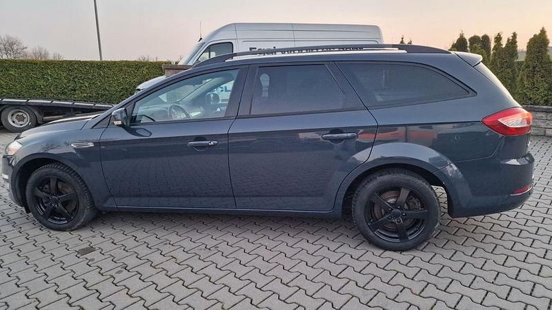 Gebraucht Ford Mondeo Trend 120 PS (88 kW) 2011 Grau Limousine