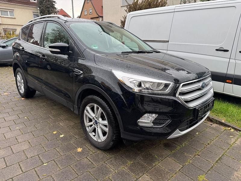Iridiumschwarz metallic Gebraucht 2020 Ford Kuga Cool & Connect SUV | 14.900 € (Superpreis) - Bild 1/4