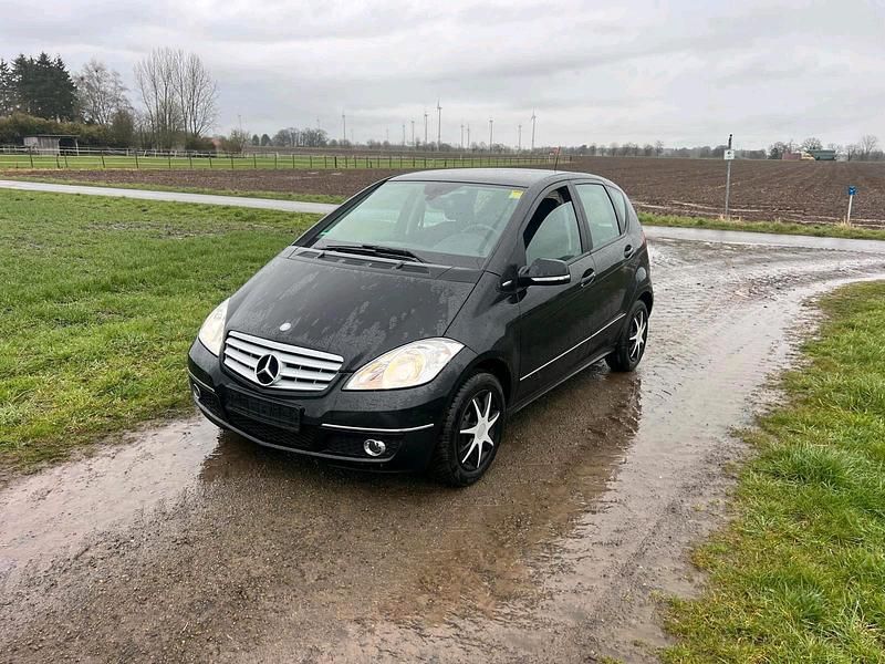 Gebraucht Mercedes A180 109 PS (80 kW) 2011 Schwarz Limousine