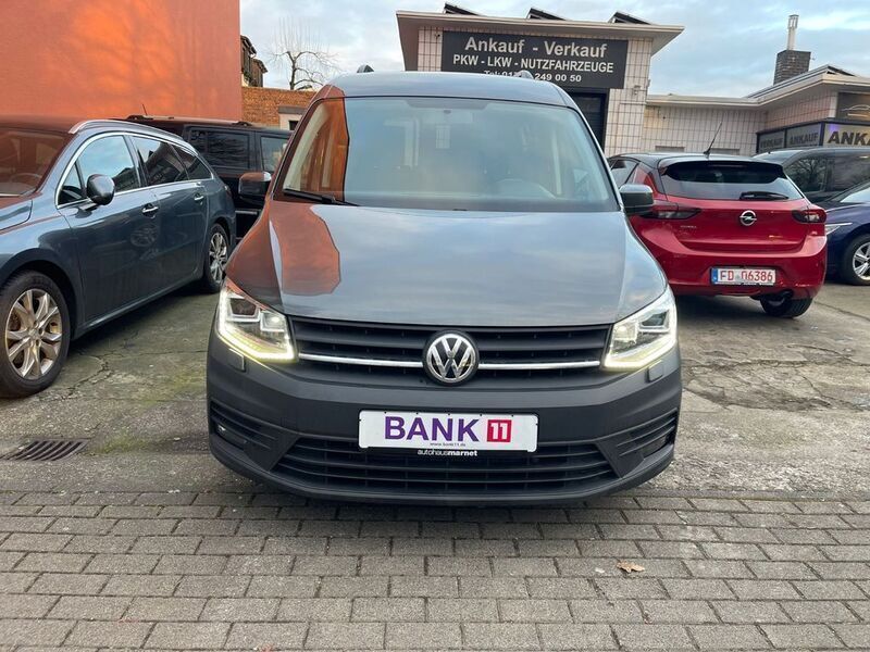 Grau Gebraucht 2020 VW Caddy Trendline Van / Kleinbus | 14.499 € - Bild 1/4