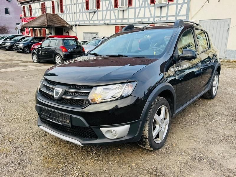 Schwarz Gebraucht 2015 Dacia Sandero Prestige Limousine | 4.000 € (Fairer Preis) - Bild 1/4