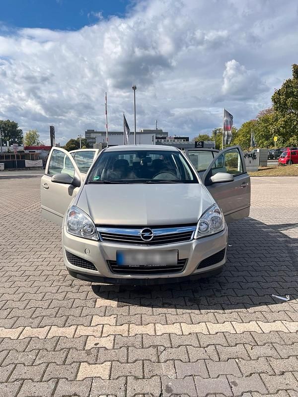 Gebraucht Opel Astra 122 PS (89 kW) 2009 Kleinwagen