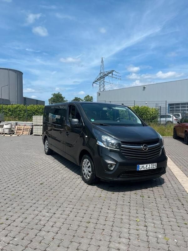 Schwarz Gebraucht 2018 Opel Vivaro Van | 14.500 € - Bild 1/4