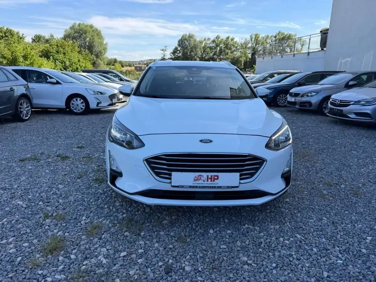 Gebraucht Ford Focus Cool & Connect 120 PS (88 kW) 2021 Frozen white Kombi