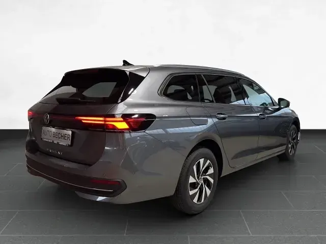 Gebraucht VW Passat Business 150 PS (110 kW) 2026 Grau Kombi