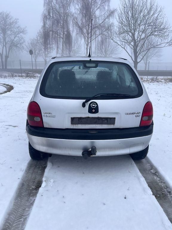 Gebraucht Opel Corsa 65 PS (47 kW) 1998 Silber Kleinwagen