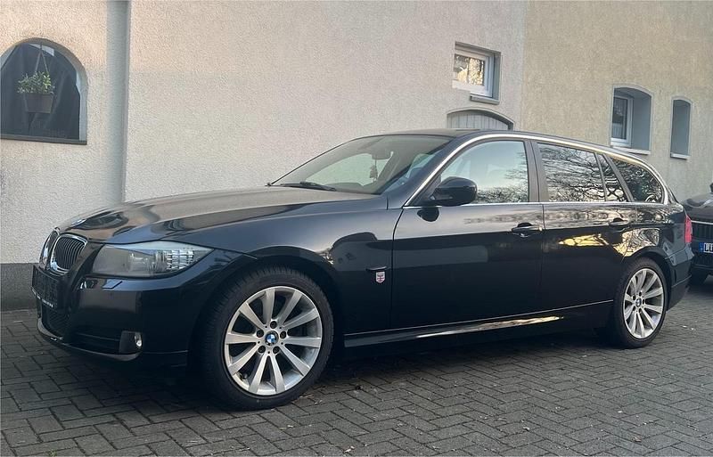 Gebraucht BMW 325 204 PS (150 kW) 2010 Schwarz Kombi