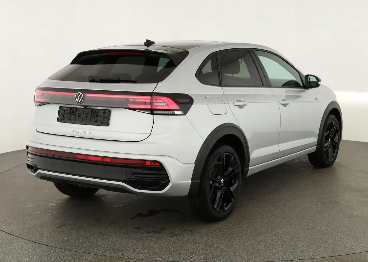 Nowe VW Taigo R-line 150 KM (110 kW) 2026 Srebrny SUV
