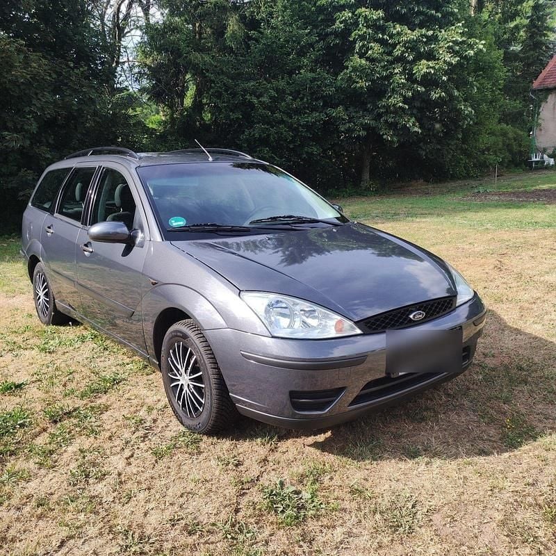 Schwarz Gebraucht 2003 Ford Focus Zetec Kombi | 1.200 € (Guter Preis) - Bild 1/4