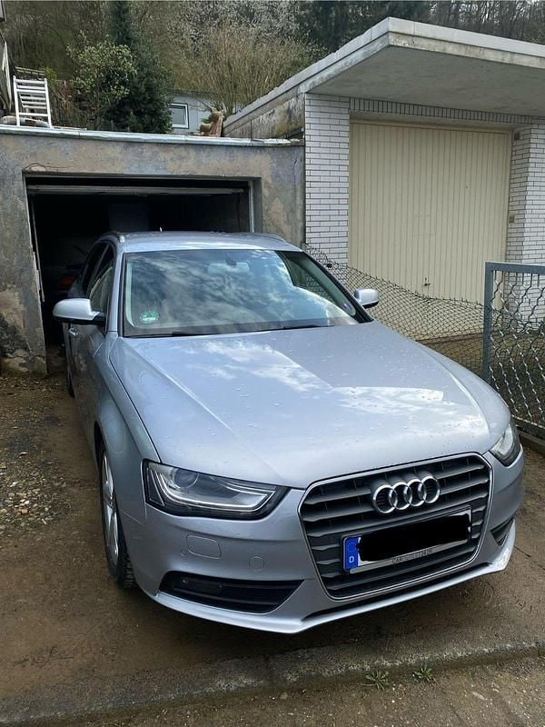 Silber Gebraucht 2015 Audi A4 Kombi | 11.399 € (Fairer Preis) - Bild 1/4