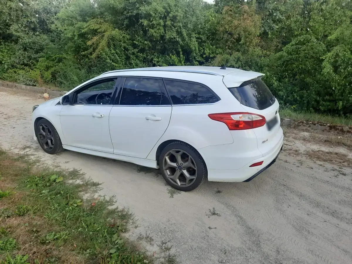 Gebraucht Ford Focus 150 PS (110 kW) 2013 Weiß Kombi