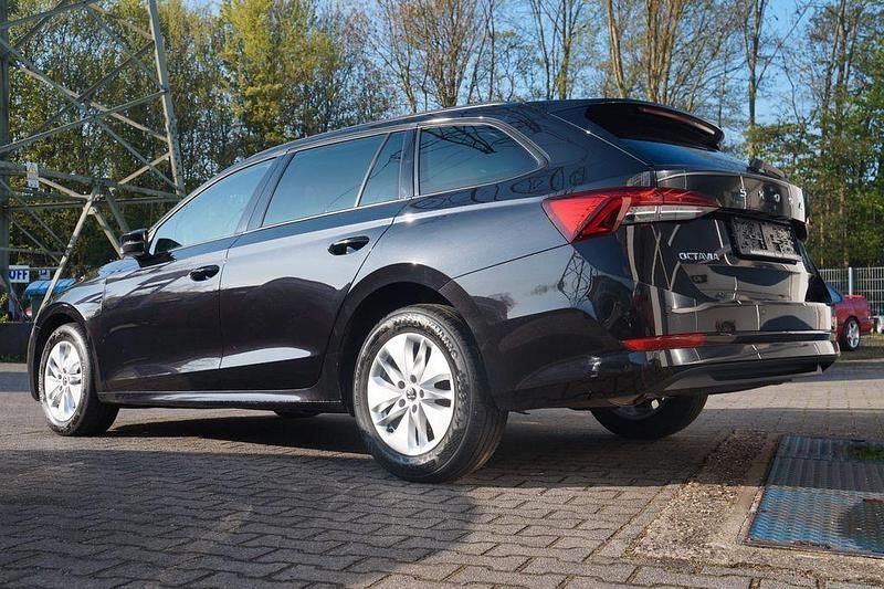 Gebraucht Skoda Octavia Ambition 116 PS (85 kW) 2023 Schwarz Kombi