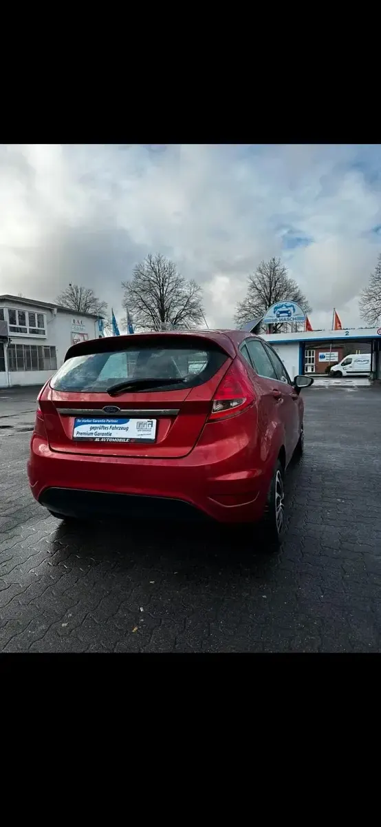 Gebraucht Ford Fiesta 68 PS (50 kW) 2009 Rot Kleinwagen