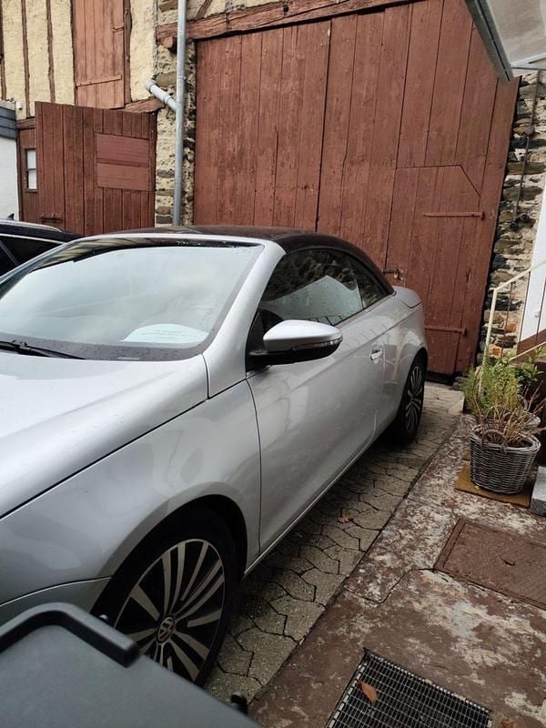 Gebraucht VW Eos Basis 122 PS (89 kW) 2011 Silber Cabrio