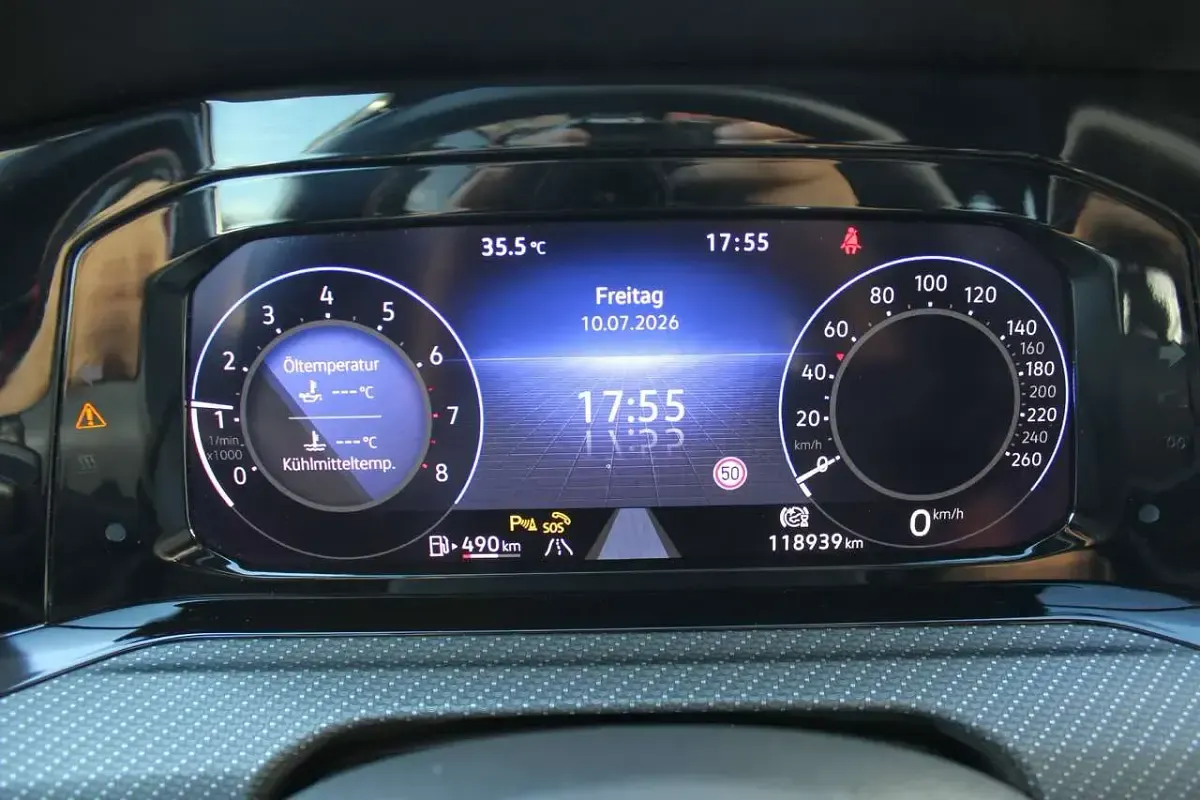 Gebraucht VW Golf VIII R-line 150 PS (110 kW) 2021 Delfingrau metallic Kombi