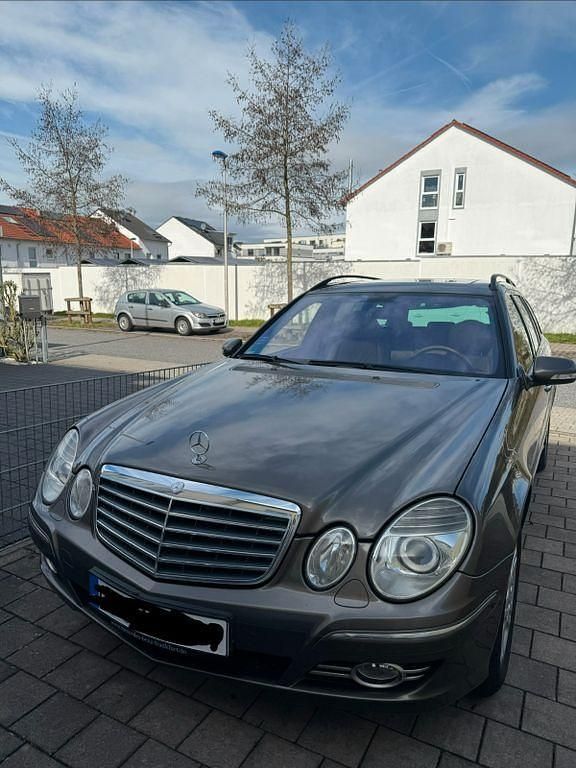 Gebraucht Mercedes E320 Avantgarde 224 PS (164 kW) 2007 Grau Limousine