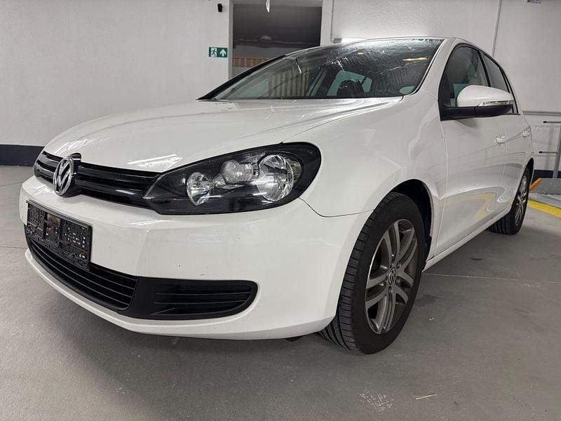 Weiß Gebraucht 2010 VW Golf VI Limousine | 2.690 € (Superpreis) - Bild 1/4
