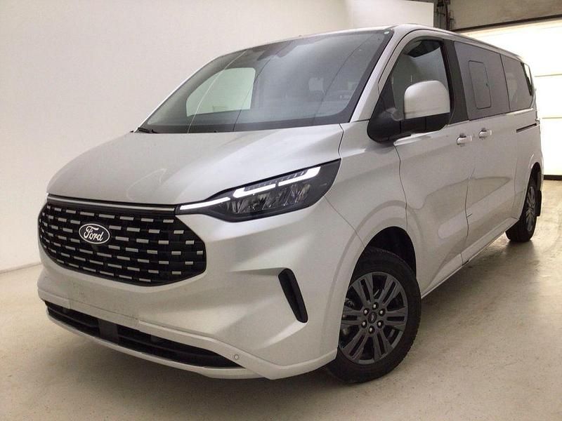 Gebraucht Ford Tourneo Titanium 136 PS (100 kW) 2025 Moondust silver metallic Van / Kleinbus