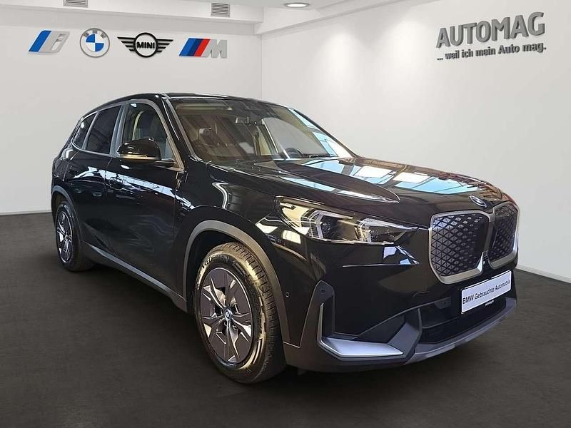 Gebraucht BMW iX 230 kW (313 PS) 2023 Schwarz uni SUV