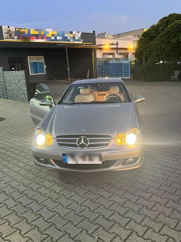 Gebraucht Mercedes CLK280 231 PS (169 kW) 2008 Silber Coupé