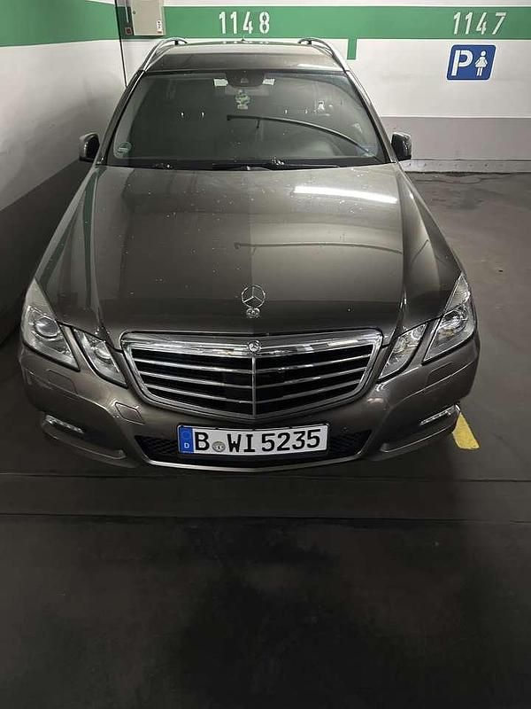 Gebraucht Mercedes E250 Avantgarde 204 PS (150 kW) 2010 Kombi