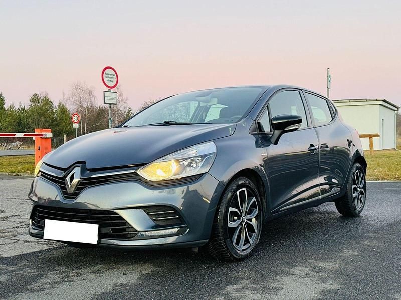Grau Gebraucht 2018 Renault Clio IV Kleinwagen | 6.500 € (Fairer Preis) - Bild 1/4