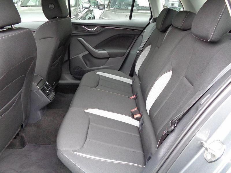 Neu Skoda Kamiq Selection 116 PS (85 kW) 2026 Grau SUV