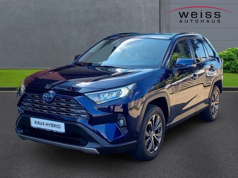 Blau Gebraucht 2022 Toyota RAV4 Hybrid Team SUV | 35.900 € (Fairer Preis) - Bild 1/4