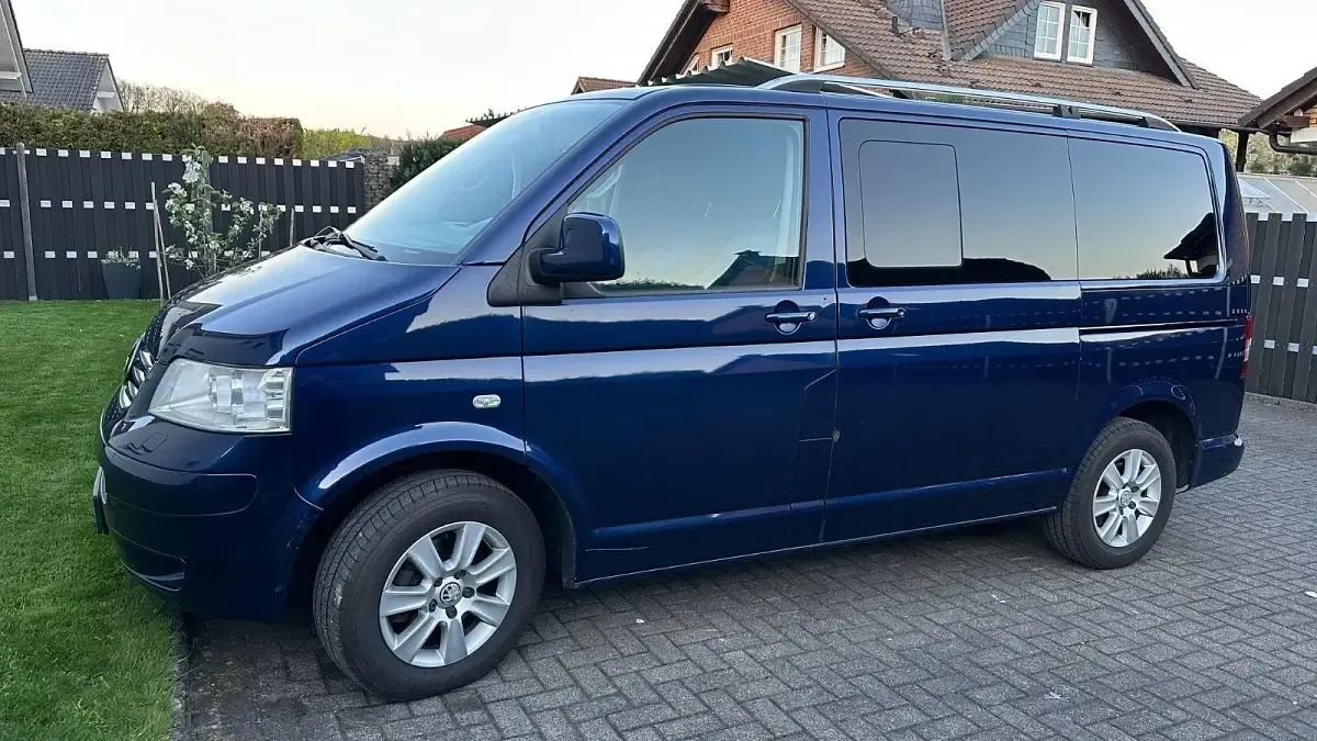Gebraucht VW Caravelle 131 PS (96 kW) 2009 Blau Van