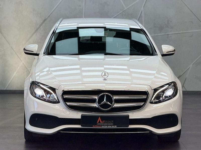 Gebraucht Mercedes E220 194 PS (142 kW) 2017 Weiß Kombi