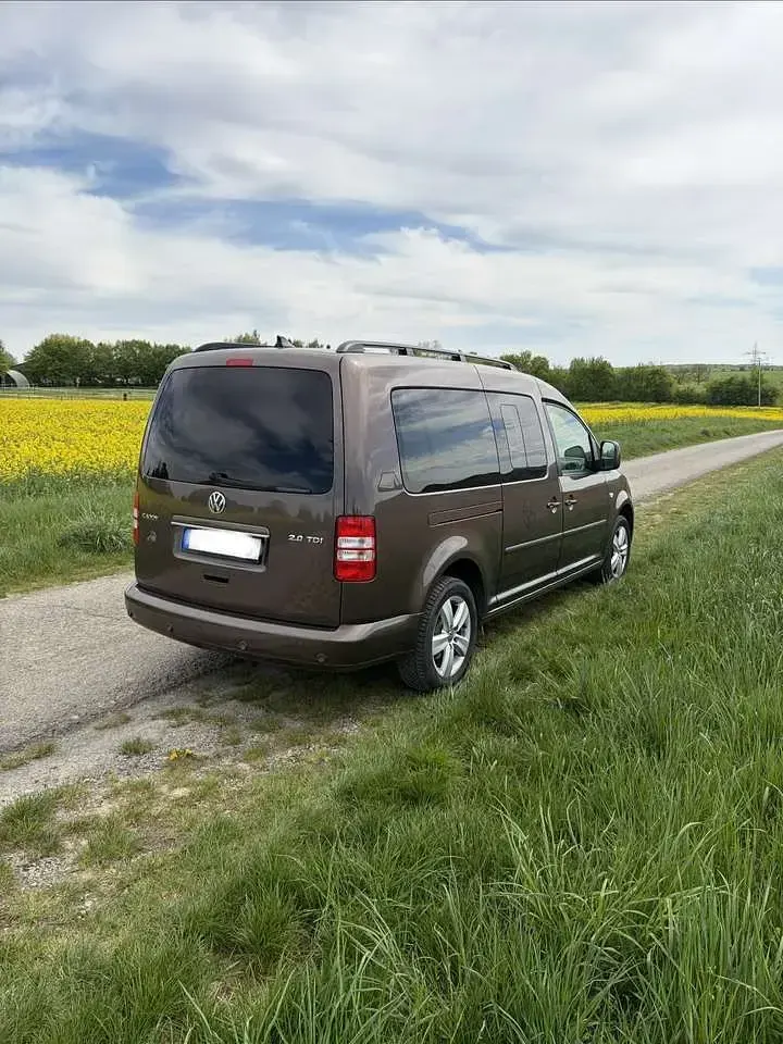 Gebraucht VW Caddy Maxi Comfortline 140 PS (102 kW) 2011 Braun Van / Kleinbus