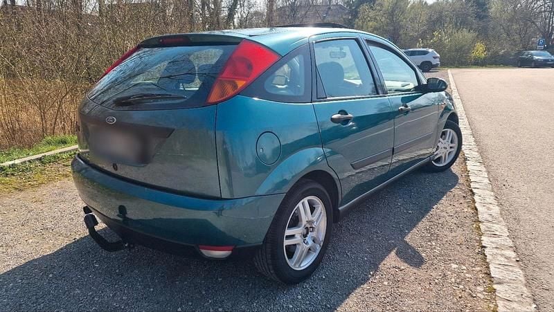 Gebraucht Ford Focus 116 PS (85 kW) 1999 Grün Kleinwagen