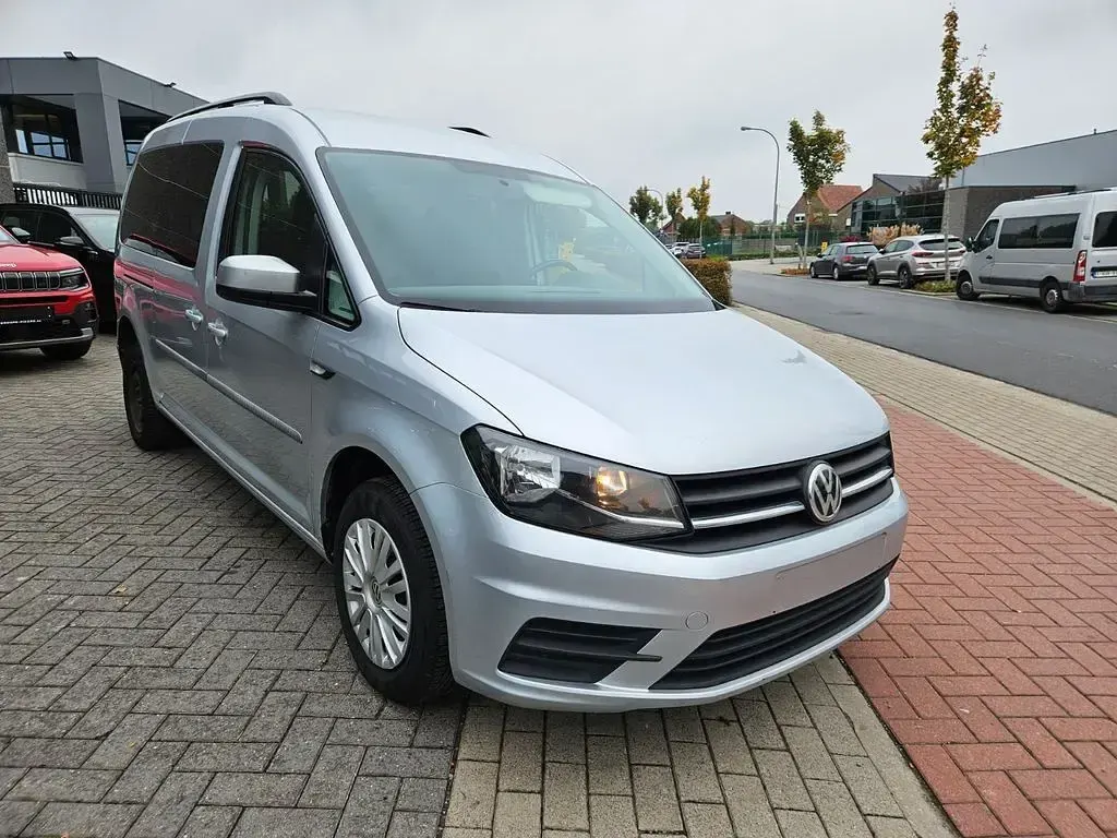 Usata VW Caddy 102 CV (75 kW) 2018 Argento Monovolume
