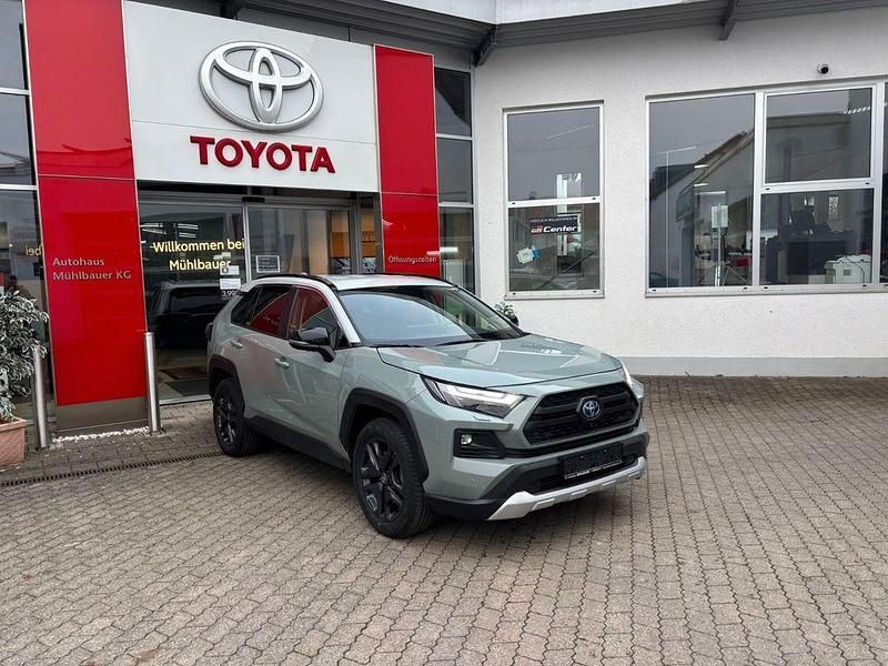 Gebraucht Toyota RAV4 Hybrid 178 PS (130 kW) 2023 Grün SUV