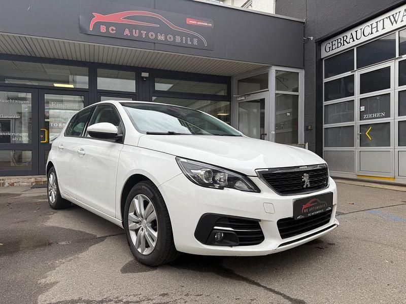 Weiß Gebraucht 2021 Peugeot 308 Active Limousine | 13.490 € (Fairer Preis) - Bild 1/4