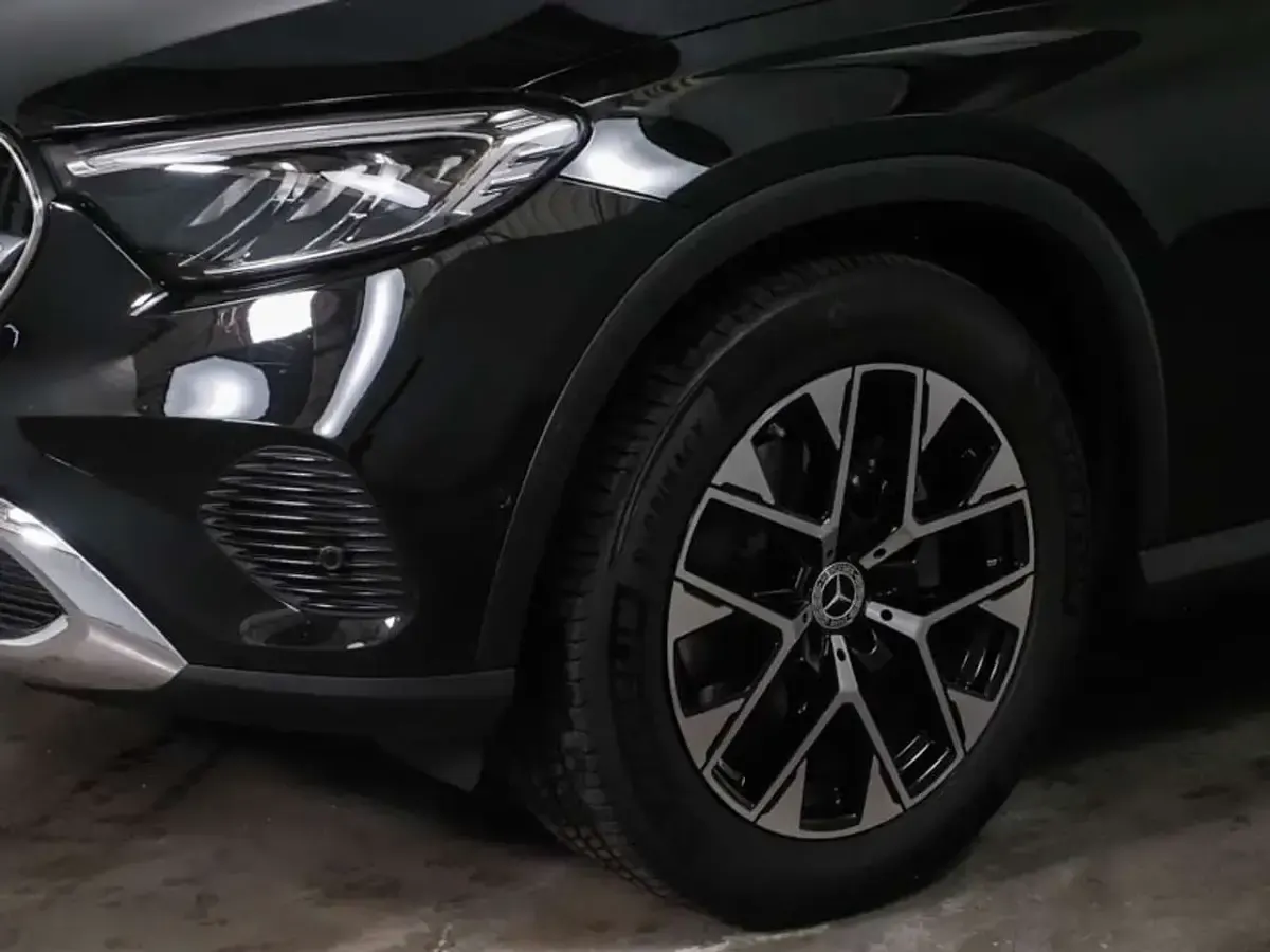Gebraucht Mercedes GLC200 Avantgarde 204 PS (150 kW) 2025 Schwarz SUV