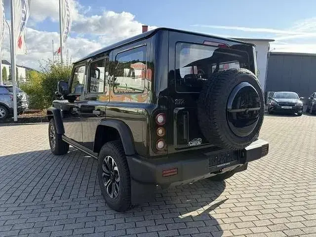 Neu BAW 212 166 PS (122 kW) 2026 Grün SUV