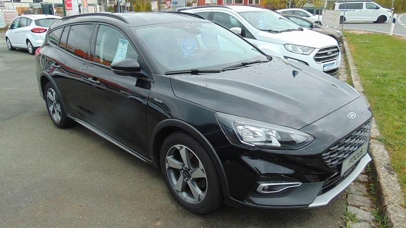 Gebraucht Ford Focus Active 125 PS (91 kW) 2020 Schwarz Limousine