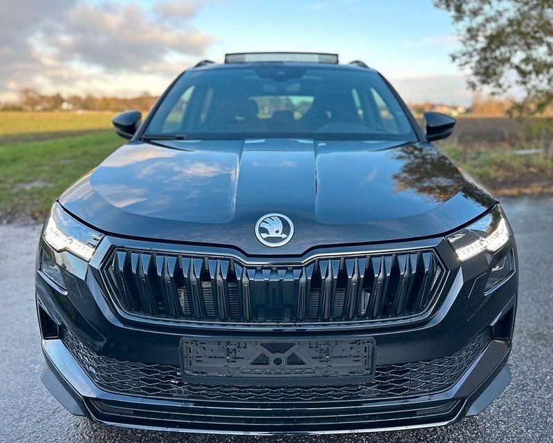 Neu Skoda Karoq SportLine 150 PS (110 kW) 2025 Schwarz SUV