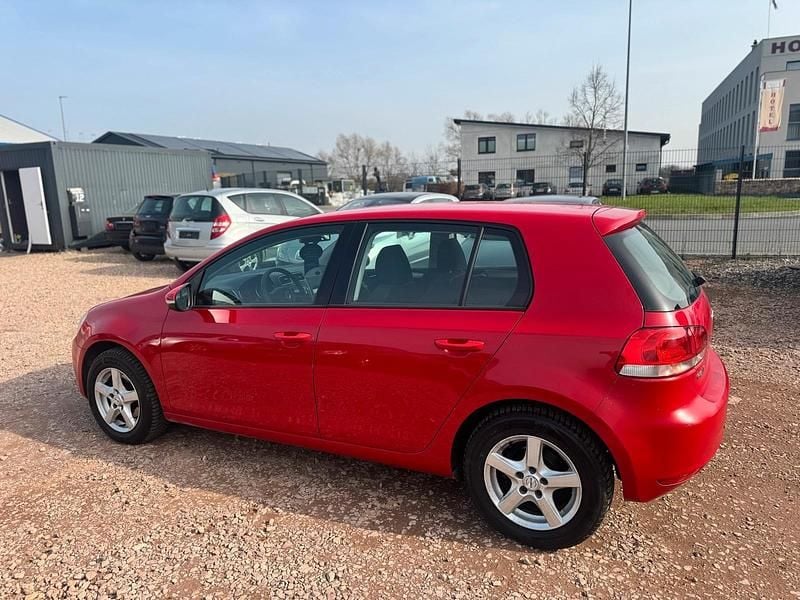Gebraucht VW Golf VI Trendline 80 PS (58 kW) 2010 Rot Kleinwagen