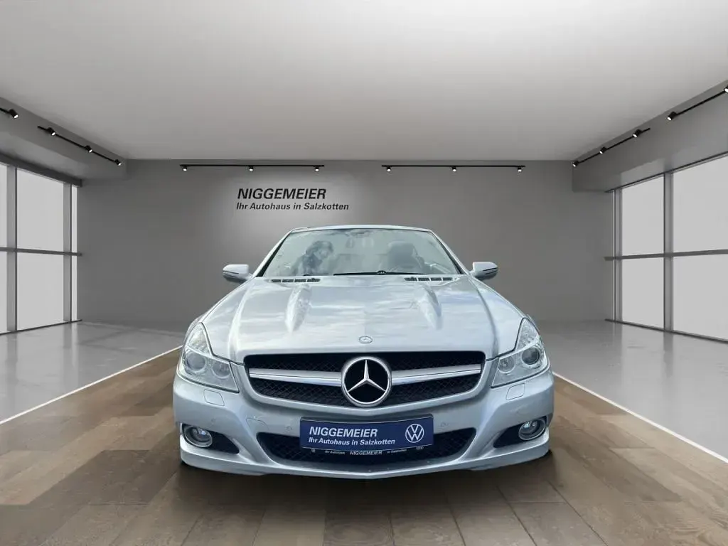 Gebraucht Mercedes SL500 387 PS (284 kW) 2008 Iridiumsilber  metalliclack (metallic) Cabrio