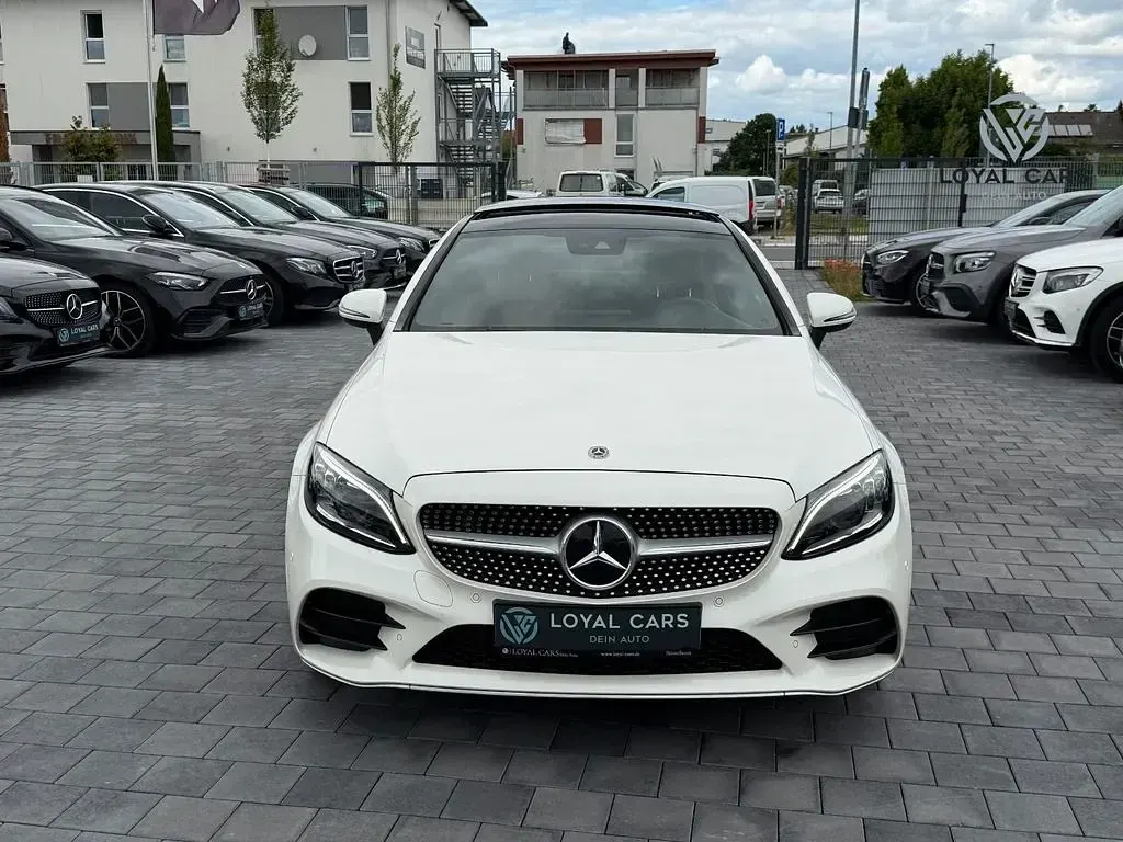 Gebraucht Mercedes C300 AMG 258 PS (189 kW) 2019 Diamantweiss Coupé
