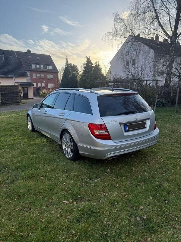 Gebraucht Mercedes C250 Avantgarde 204 PS (150 kW) 2012 Silber Kombi