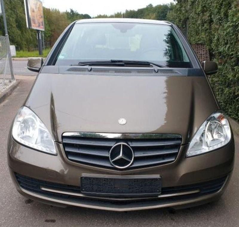 Gebraucht Mercedes A160 82 PS (60 kW) 2011 Braun Limousine