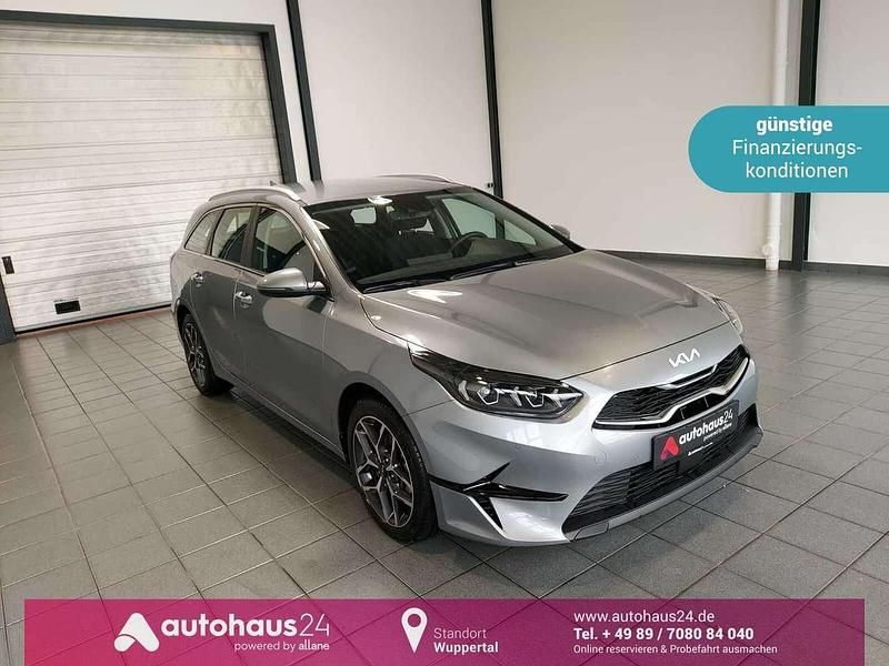 Silber Gebraucht 2024 Kia Ceed Sportswagon Spirit Kombi | 27.490 € (Fairer Preis) - Bild 1/4