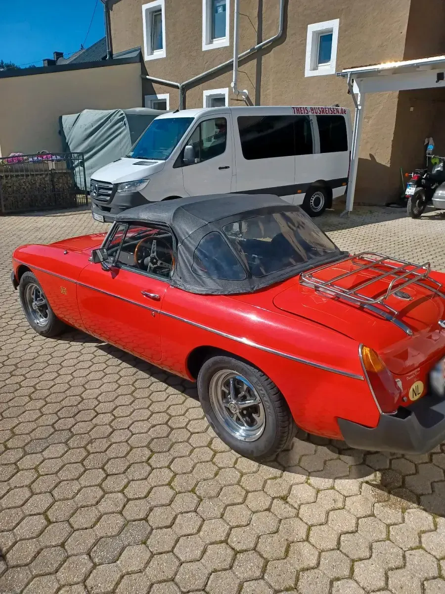 Usata MG B 98 CV (72 kW) 1976 Arancione Cabrio