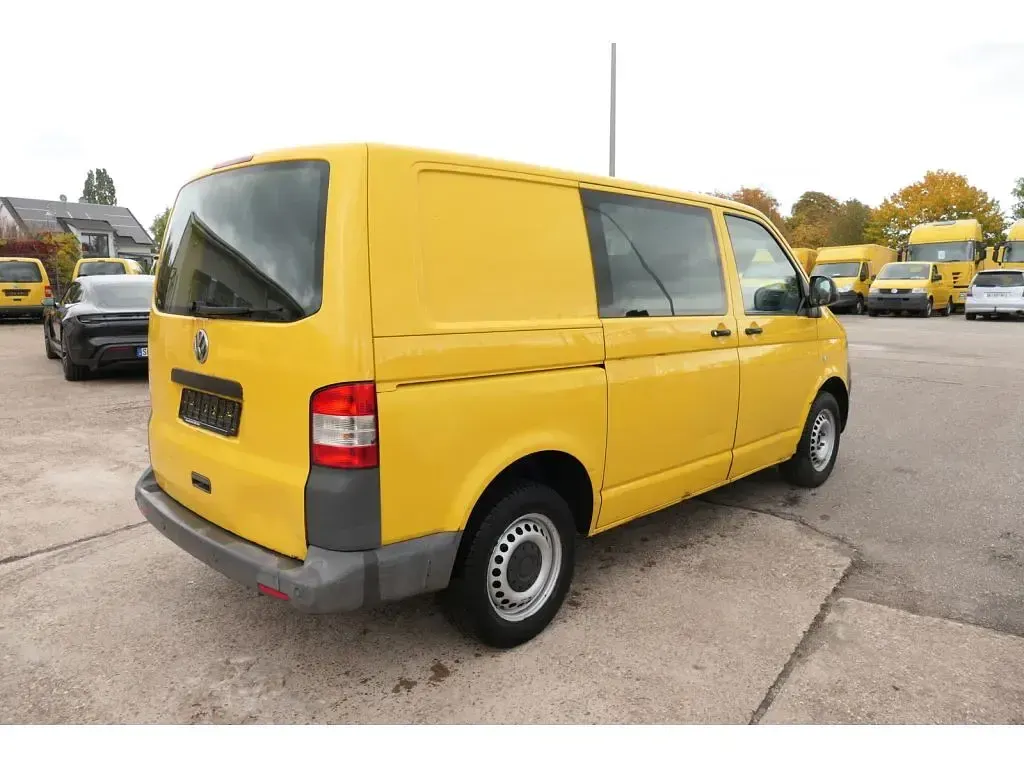 Gebraucht VW T5 84 PS (61 kW) 2011 Ginstergelb r1032 Van