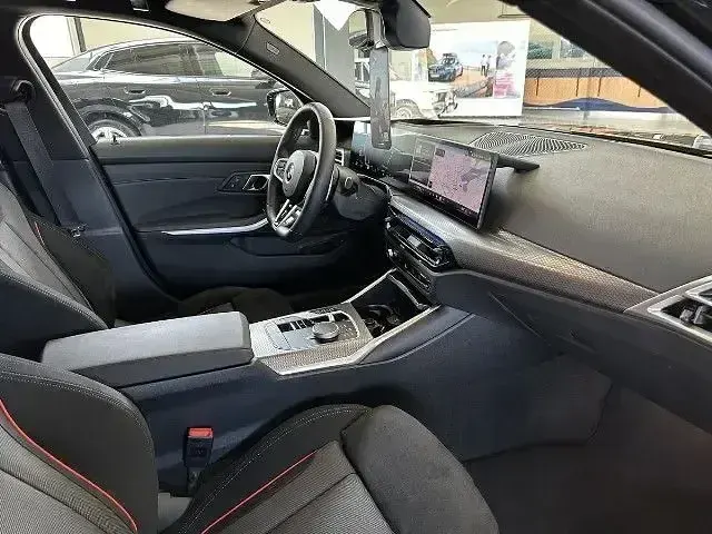 Gebraucht BMW 318 M Sport 156 PS (114 kW) 2025 Schwarz Limousine