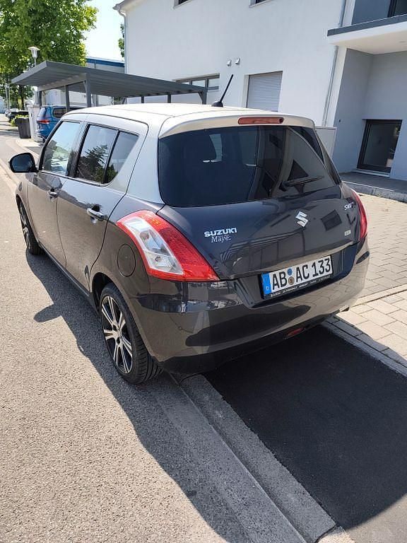 Gebraucht Suzuki Swift Comfort 94 PS (69 kW) 2015 Blau Limousine